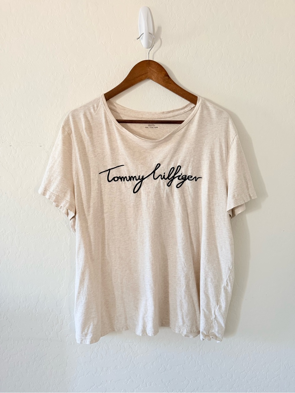 Tommy Hilfiger Script Logo Women’s Beige Short Sleeve Tee Shirt XXL